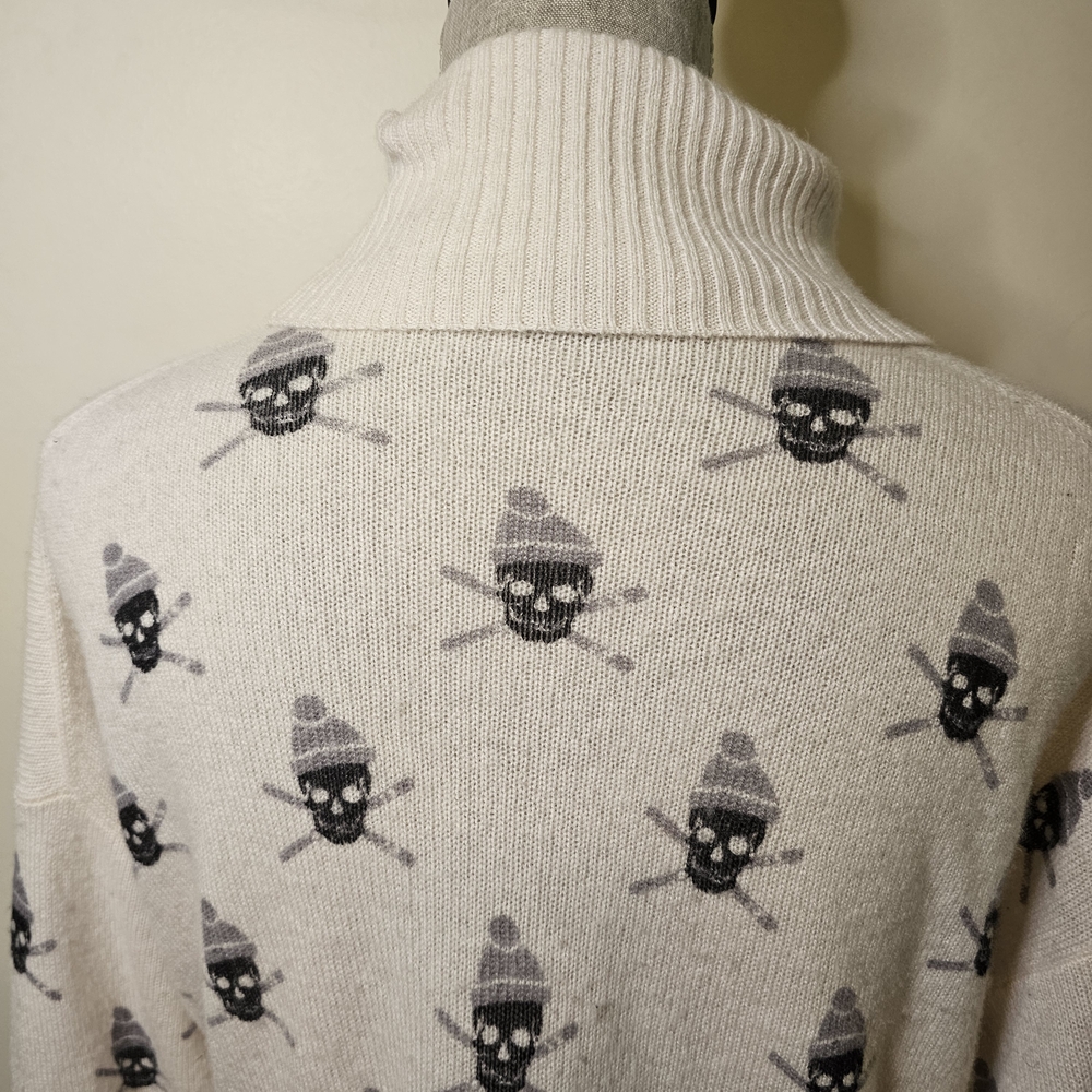 Skull Cashmere Cream Knit Sweater Size S Whimsigoth Witchy Après-Ski Halloween - Picture 7 of 9